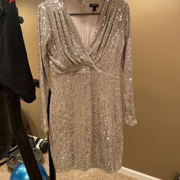 Express woman Dress - Picture 3 of 10